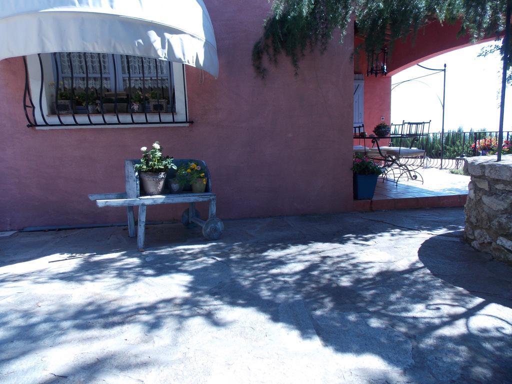 Le Mas De L'Aighetta Bed and Breakfast Èze Esterno foto