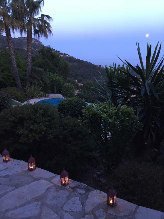 Le Mas De L'Aighetta Bed and Breakfast Èze Esterno foto